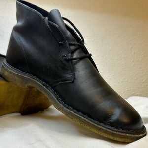 Clarks-Original Desert Lace up Boot in Black